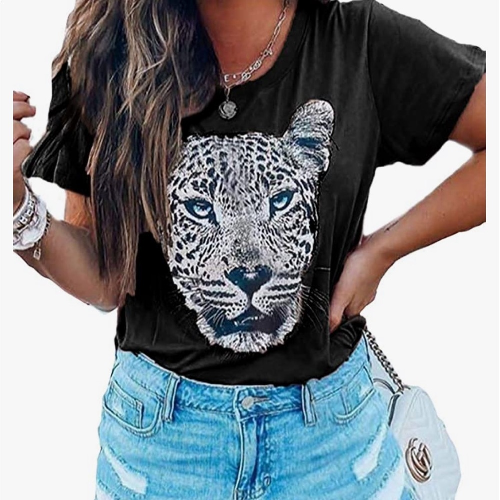 A5 - 293 Black graphic t shirt womens tiger lion face blue eyes